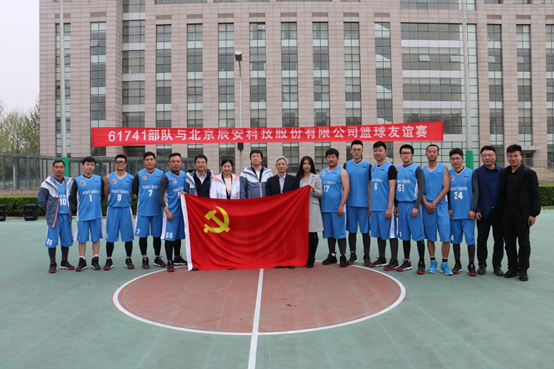壹号娱乐与61741部队开展“走进军队、感知国防”教育活动 壹号娱乐与61741部队开展“走进军队、感知国防”教育活动