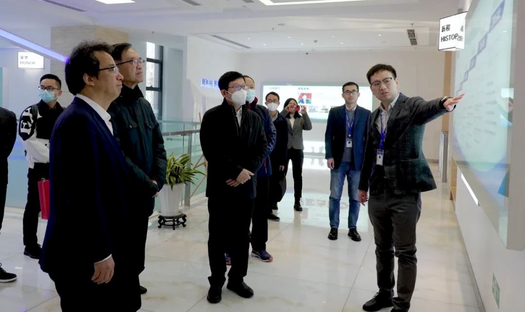 深圳市宝安区领导一行考察调研壹号娱乐 深圳市宝安区领导一行考察调研壹号娱乐