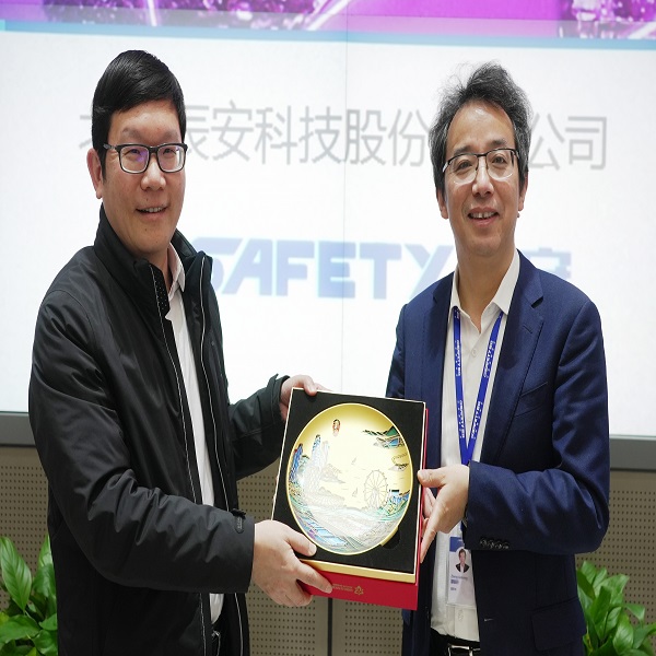 深圳市宝安区领导一行考察调研壹号娱乐 深圳市宝安区领导一行考察调研壹号娱乐